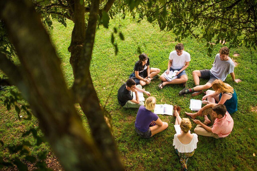 Sejenak Menyatu dengan Alam di Tengah Kesibukan